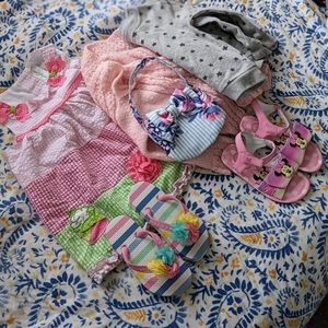 ❤️ 4 Piece Girl's 👧 18 month bundle!!!